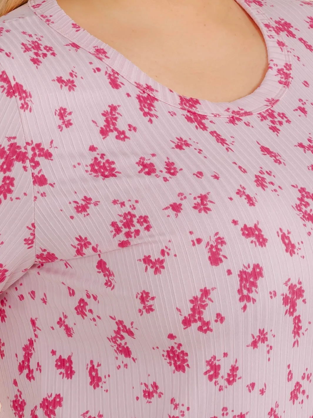 PLUS SIZE SHORT SLEEVE FLORAL TOP