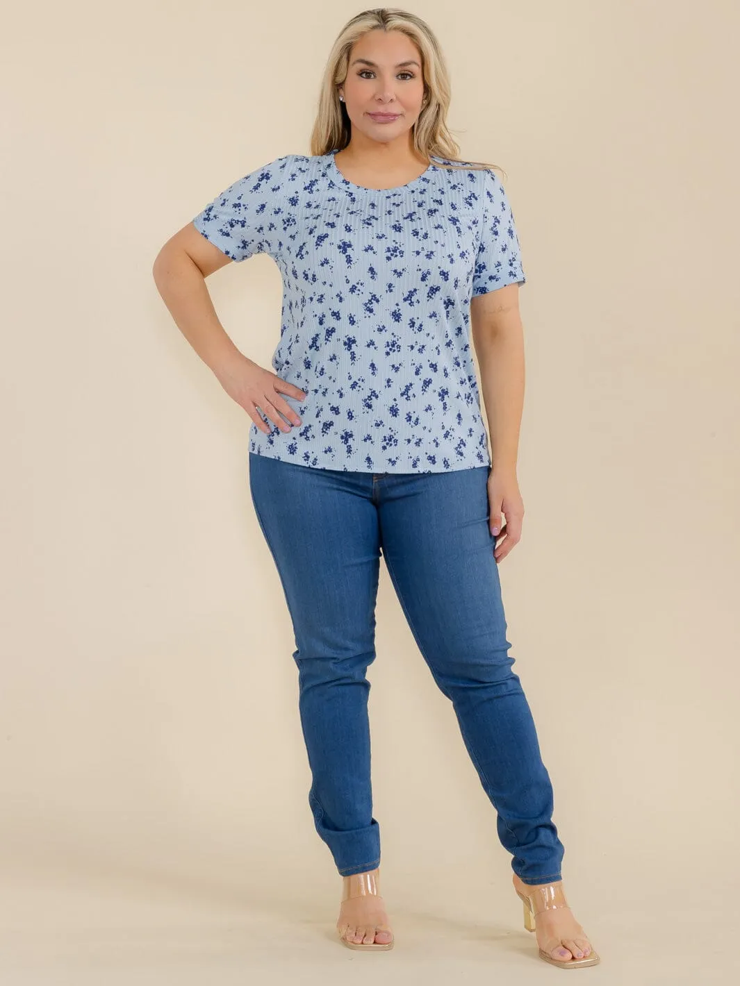 PLUS SIZE SHORT SLEEVE FLORAL TOP