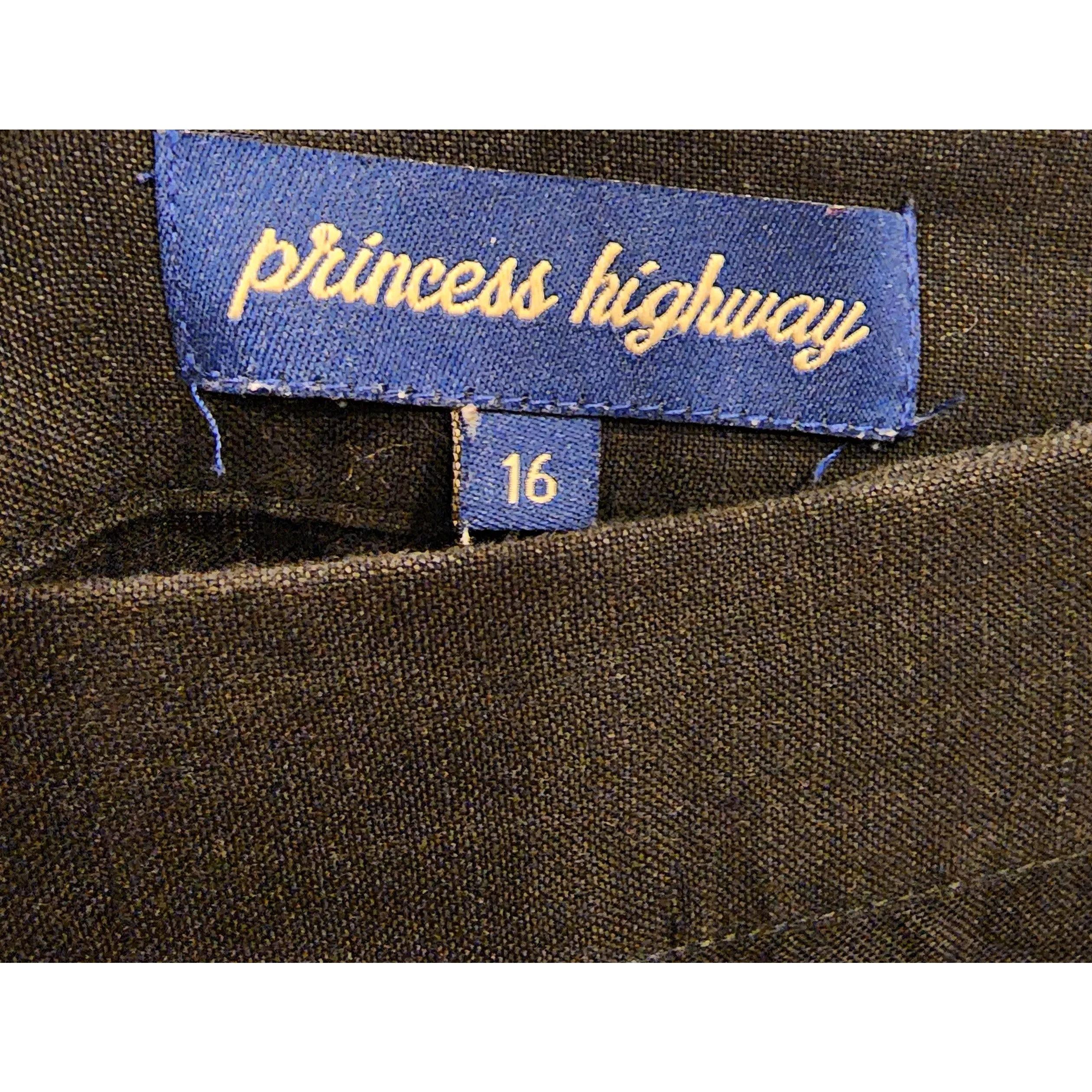 Princess Highway black linen mix wrap style skirt with cute and subtle ruffle size 16