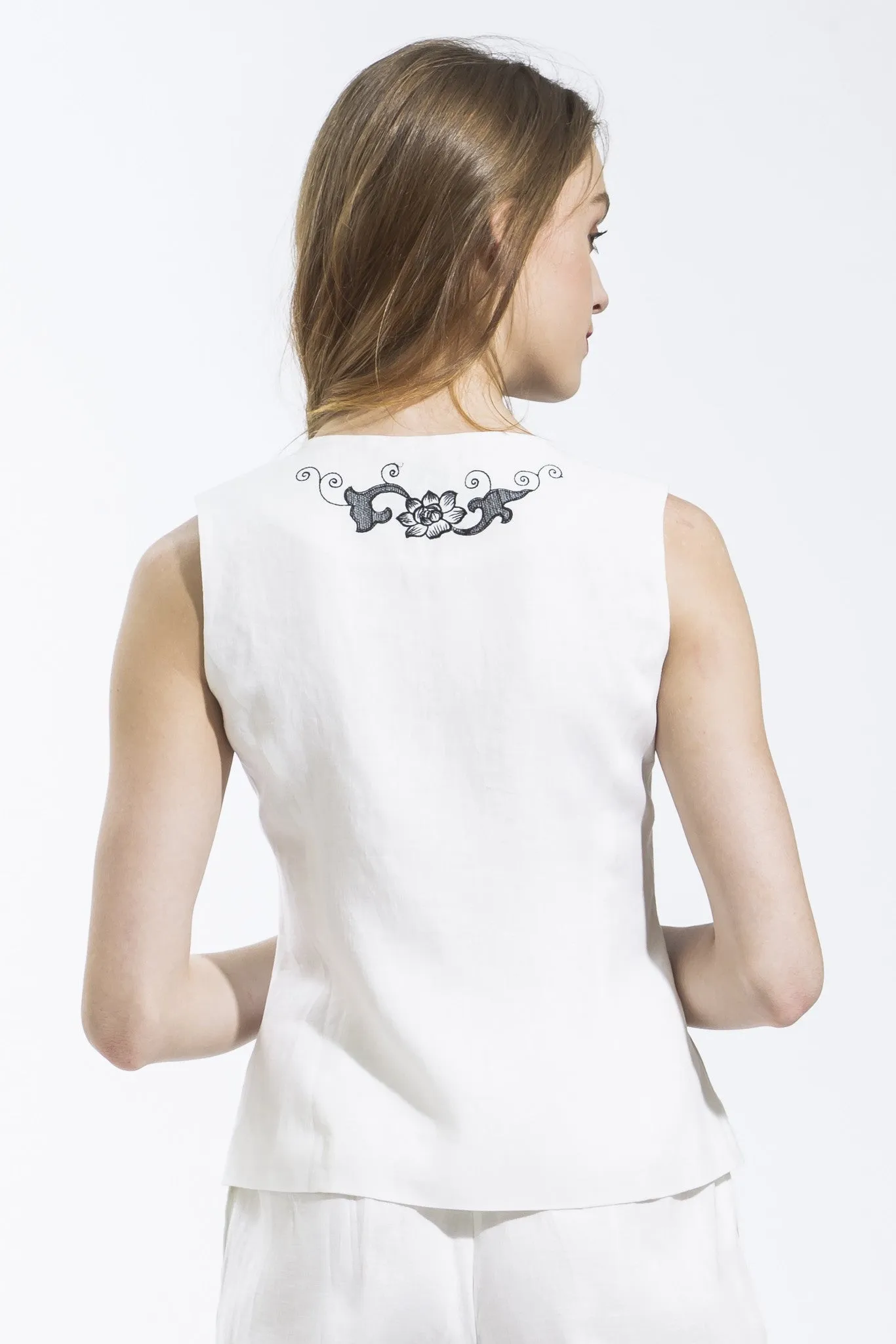Sleeveless Floral Neck Camisole Style 10925