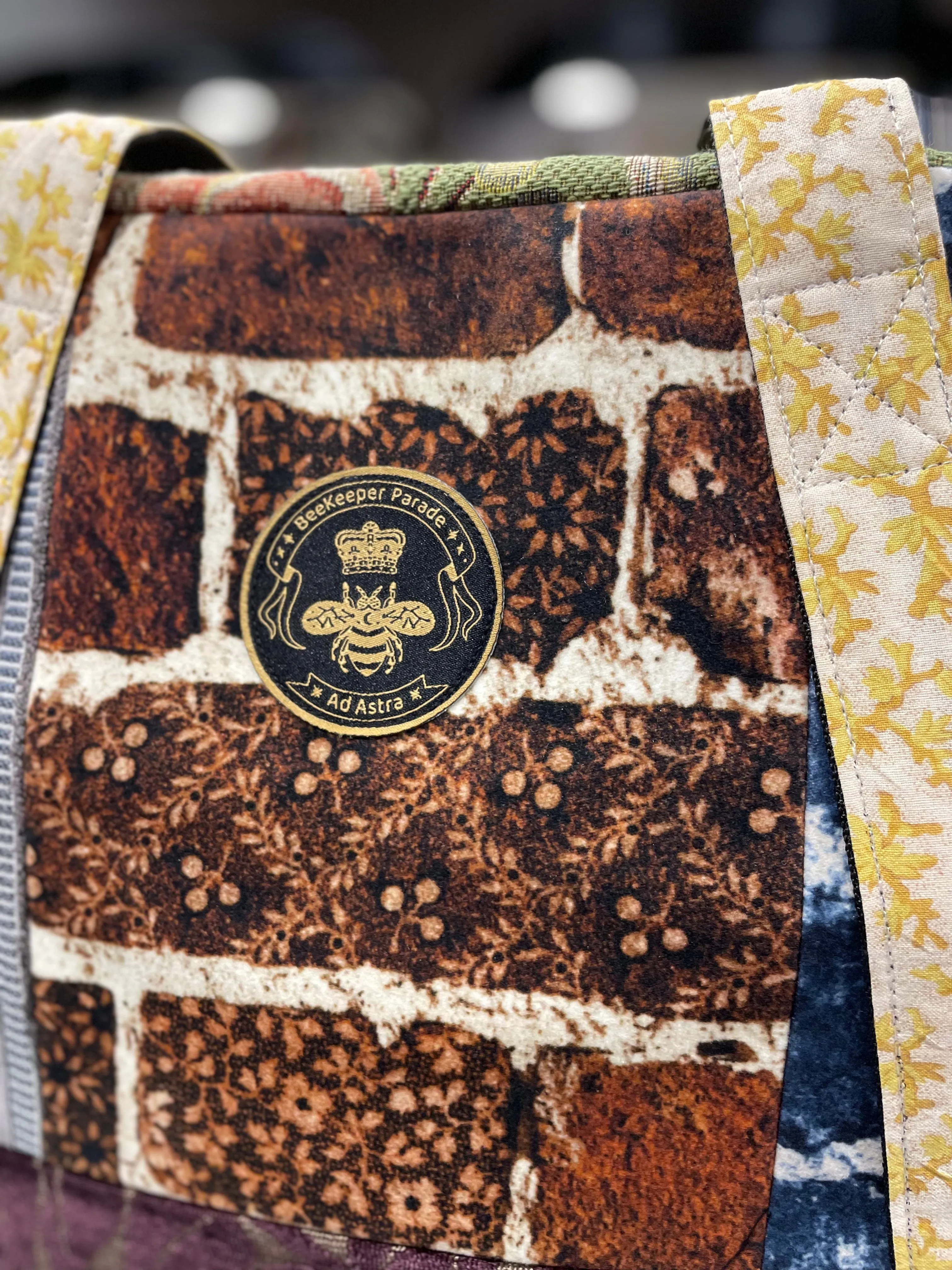 The Floral Wall 💐 Medium BeeKeeper Weekender Da Vinci Collection
