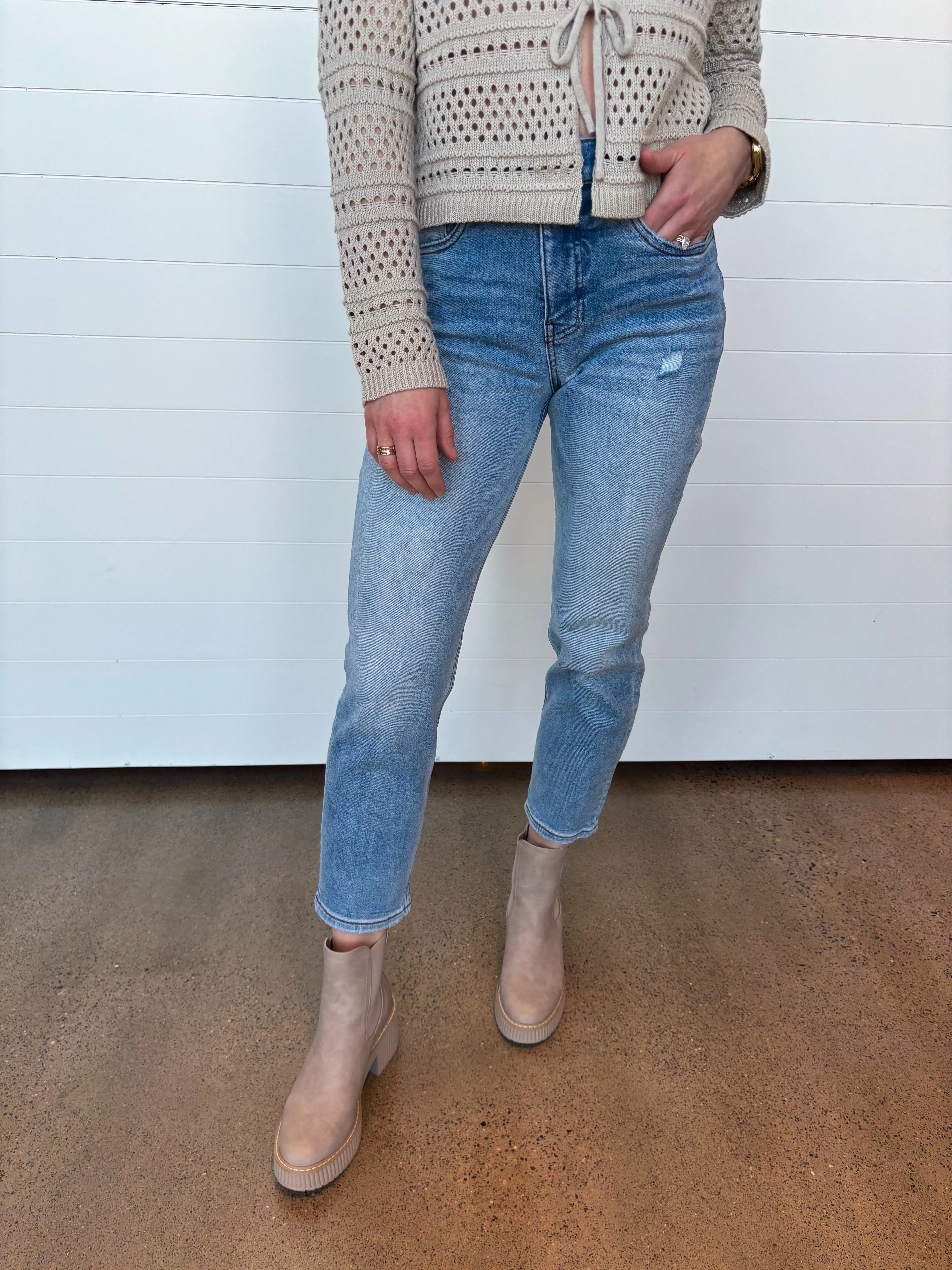 The Rachael High Rise FabAb Mom Jeans - Recognition