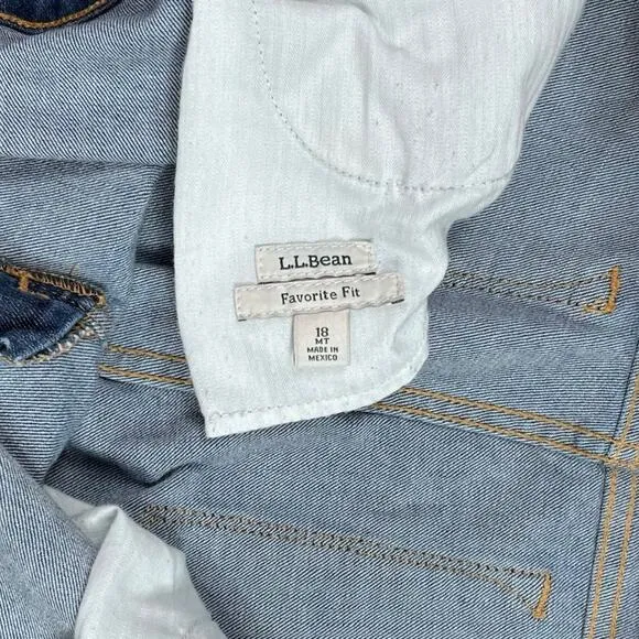 Vintage LL Bean Jeans Medium Wash Favorite Fit  Flared Leg Denim Womens 18 Y2K