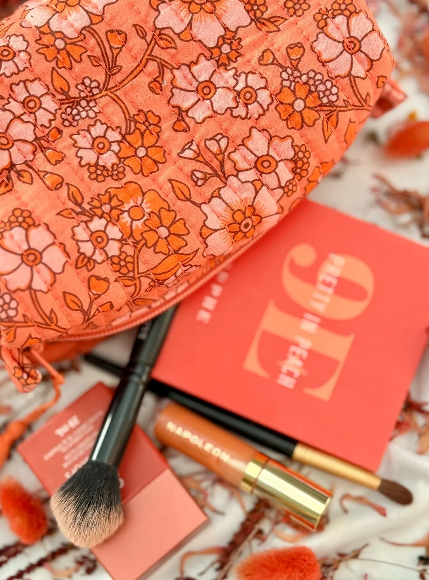 Wanderer Make Up Case Bag Strawberry