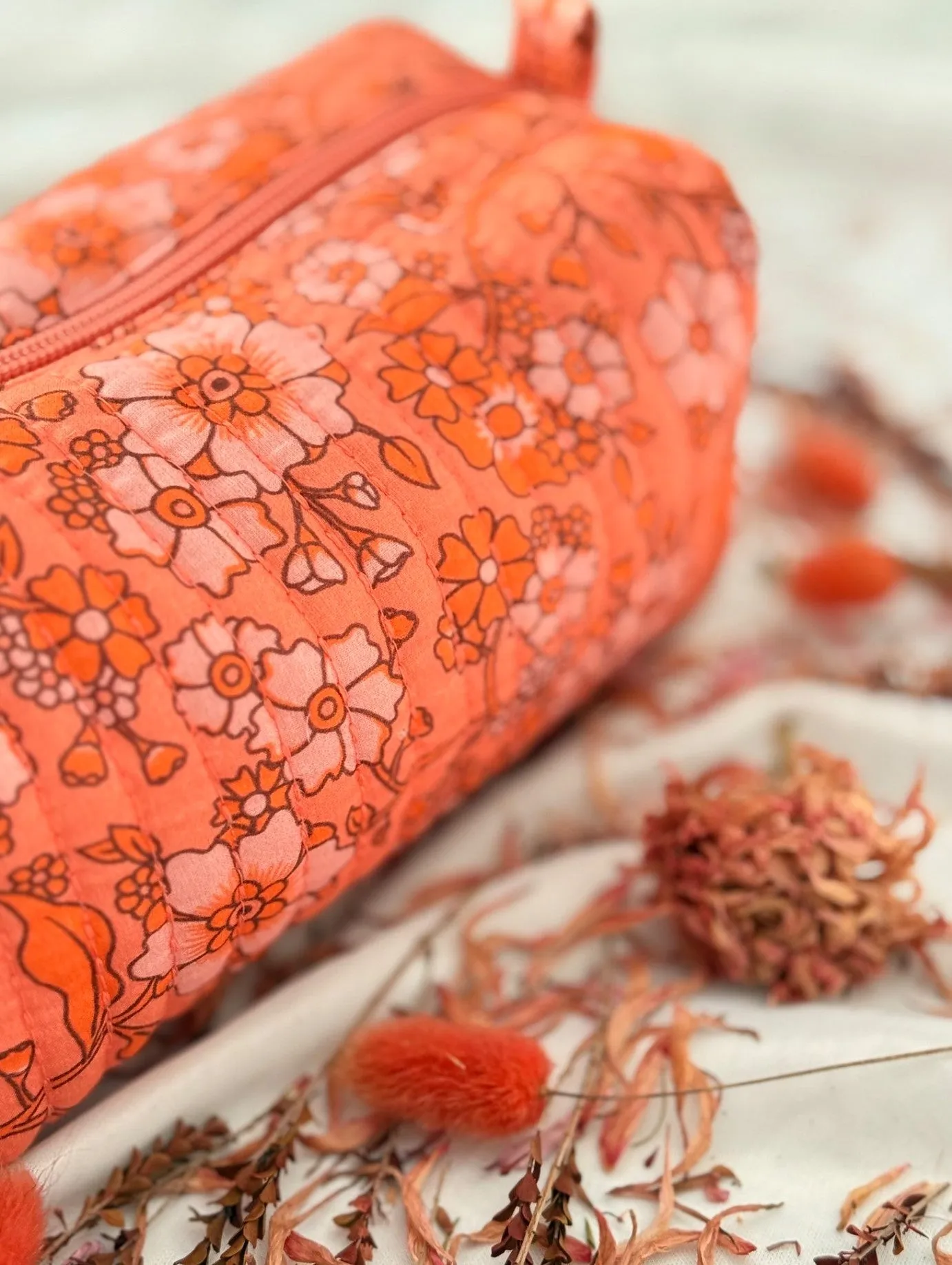 Wanderer Make Up Case Bag Strawberry