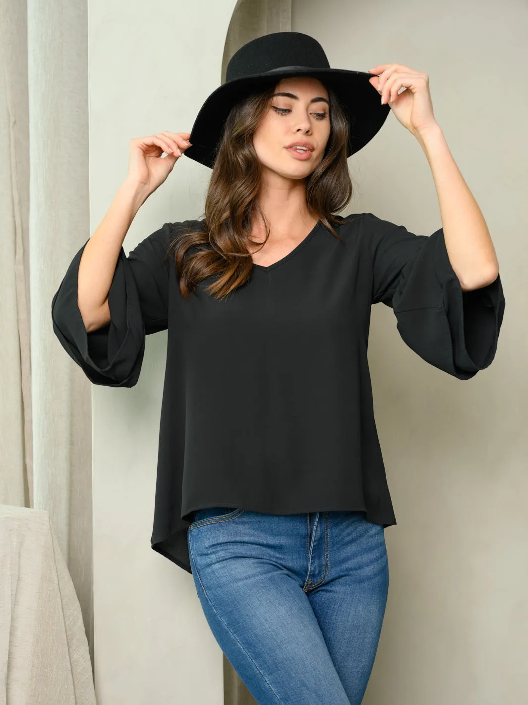 WOMEN'S 3/4 BELL SLEEVES V-NECK TOP