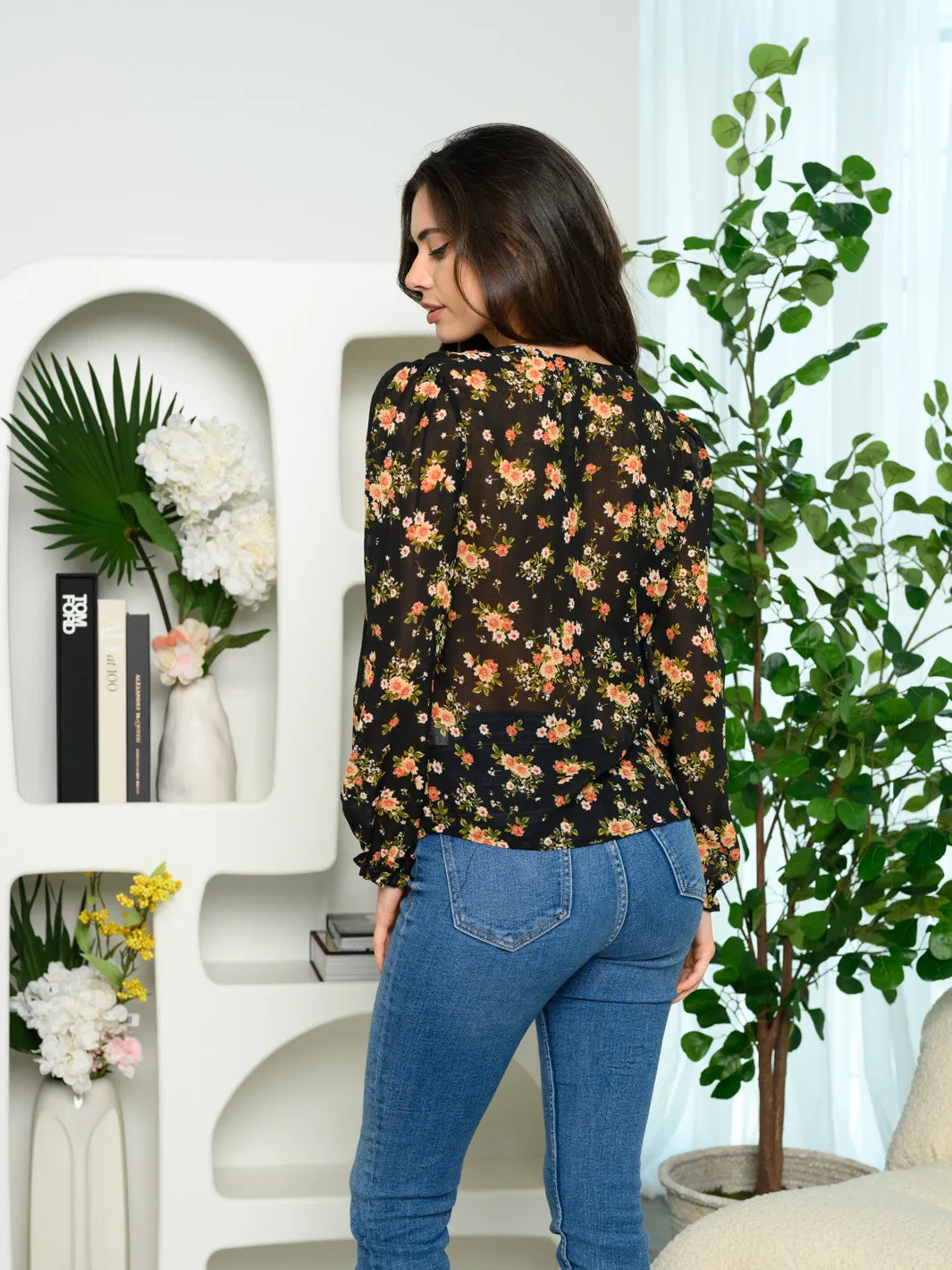 WOMEN'S FRONT KEYHOLE LONG SLEEVE FLORAL TOP