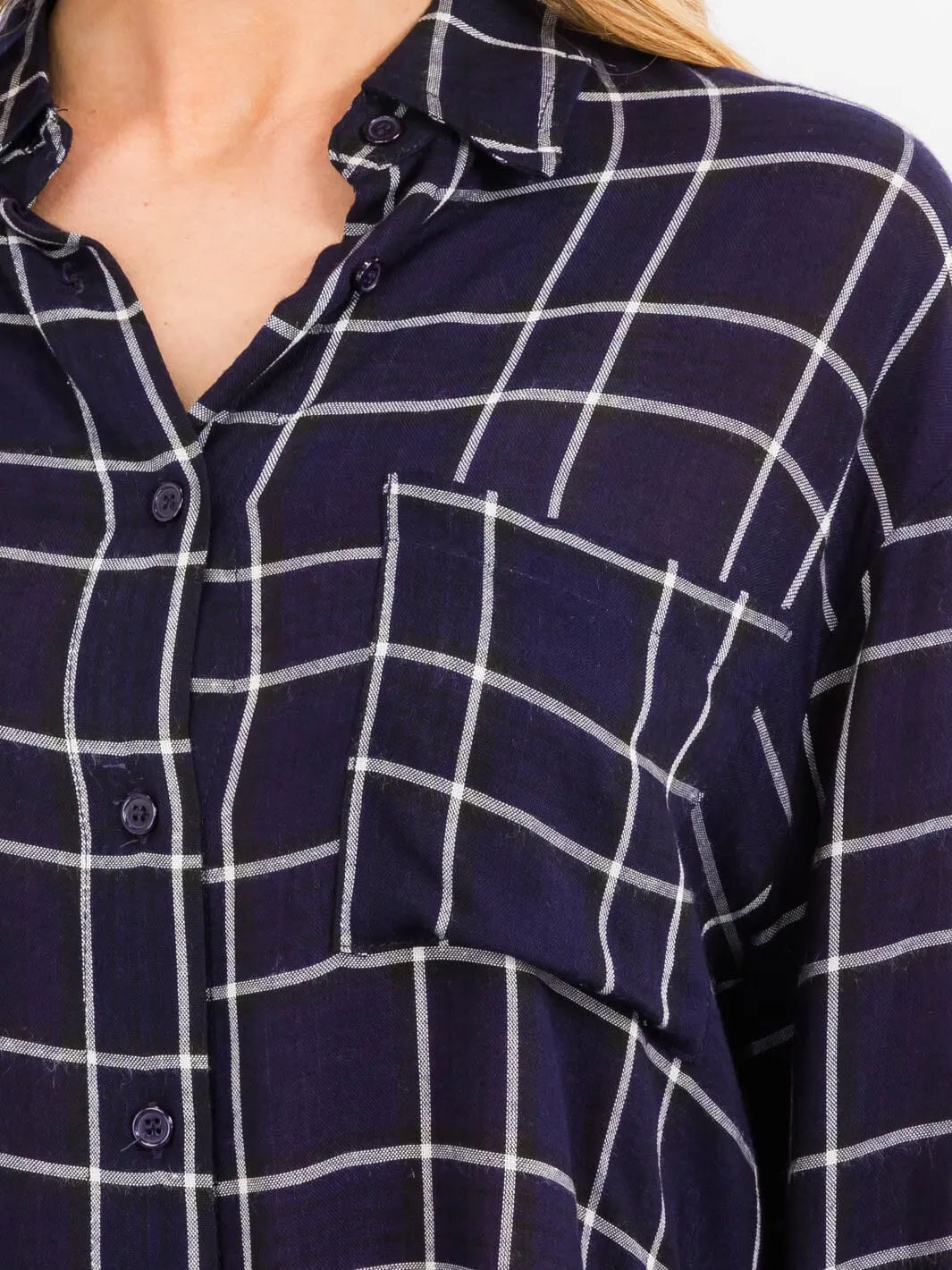 WOMEN'S LONG SLEEVE BUTTON CLOSURE FRONT POCKET HIGH-LOW PLAID TOP
