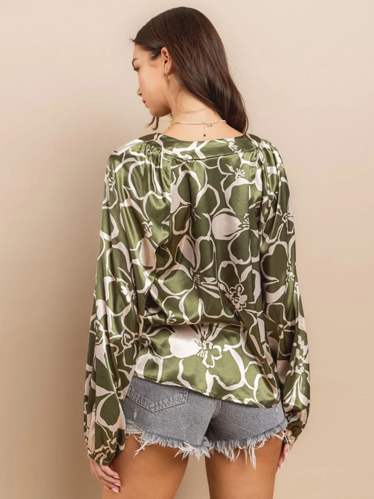 WOMEN'S LONG SLEEVE V-NECK FLORAL BLOSE TOP