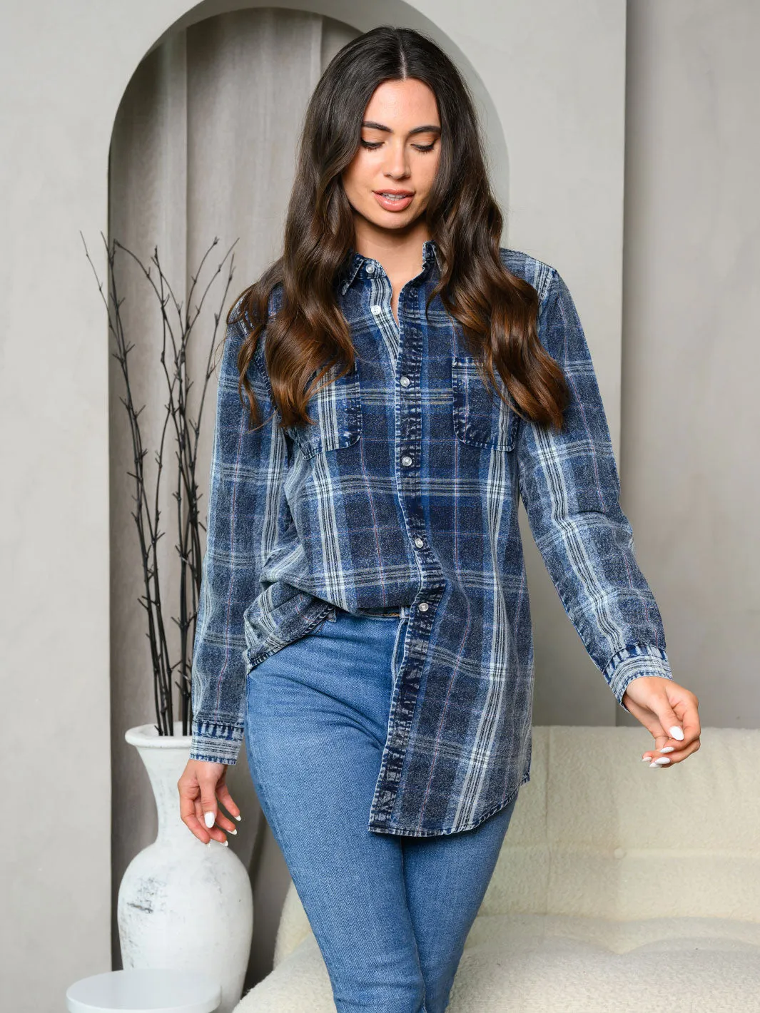 WOMEN'S LONG SLEEVE WASHED DENIM PLAID TOP