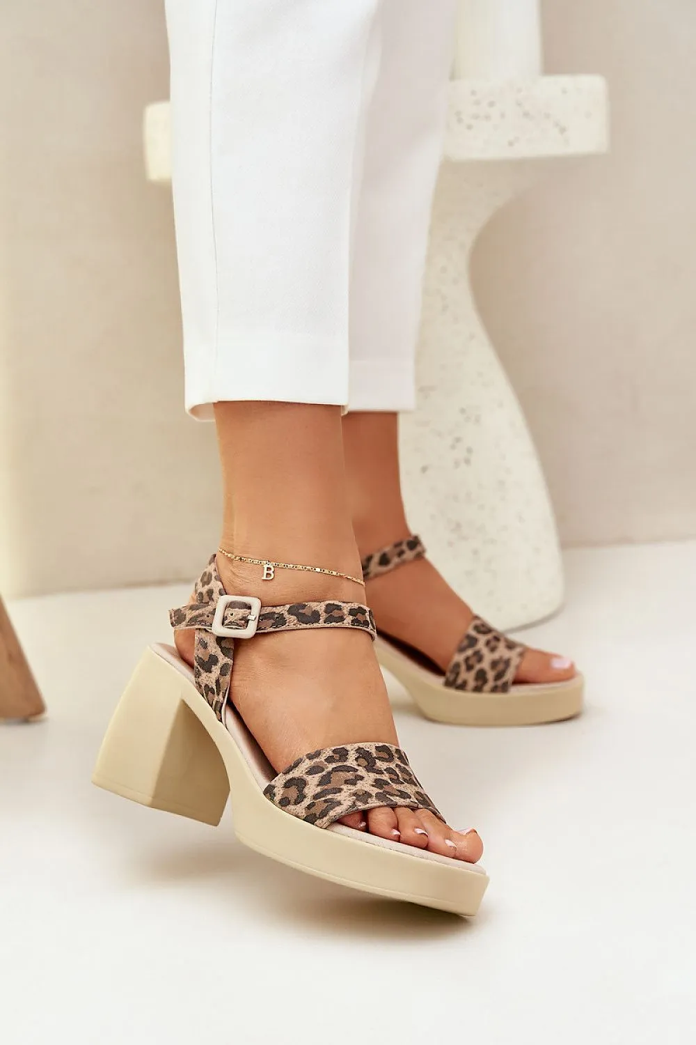 Women's natural leather heel sandals